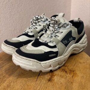 23.65 V2 Multicolored Shoes